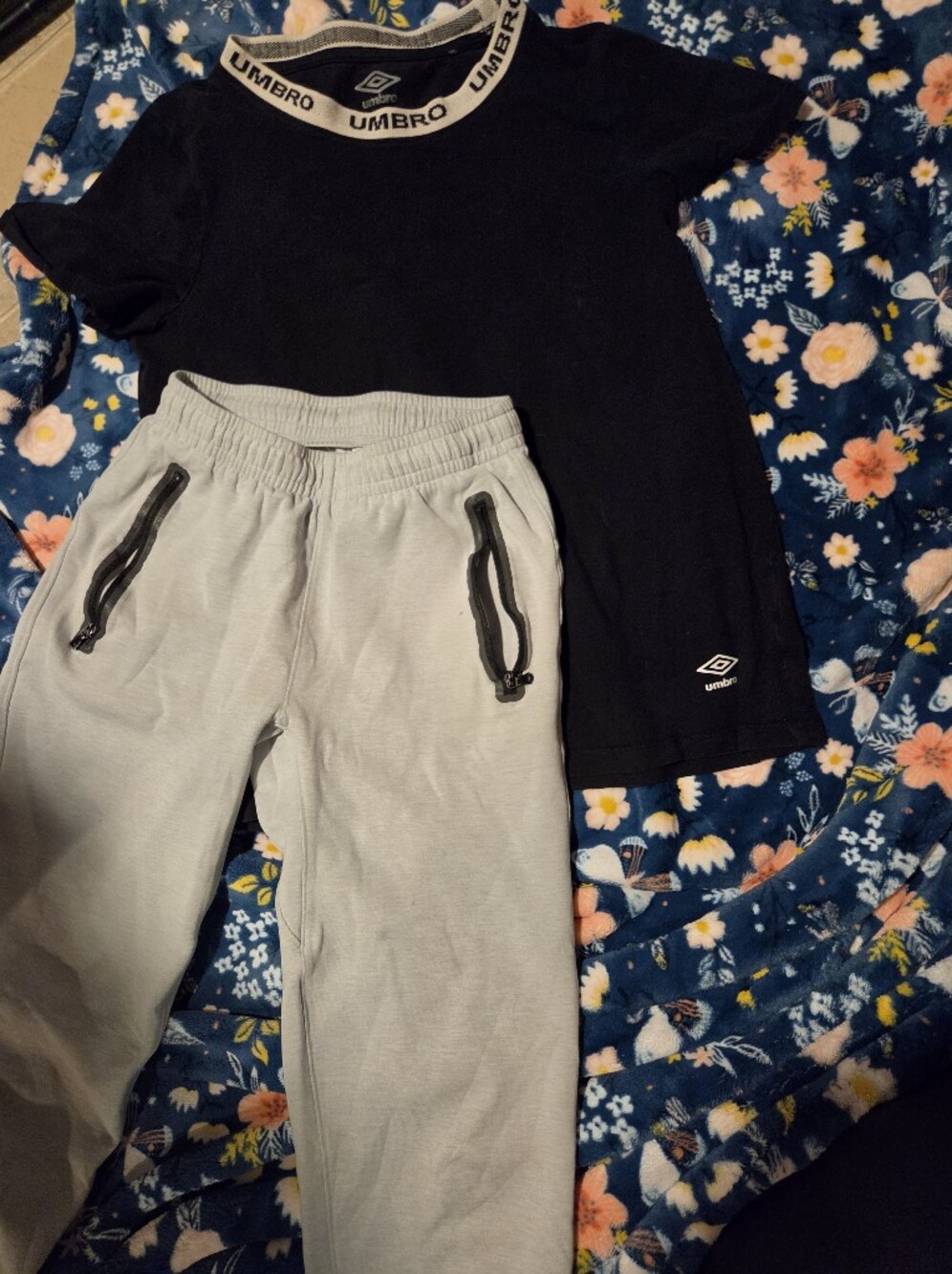 Umbro Black Tee and Light Gray Joggers Kids Set